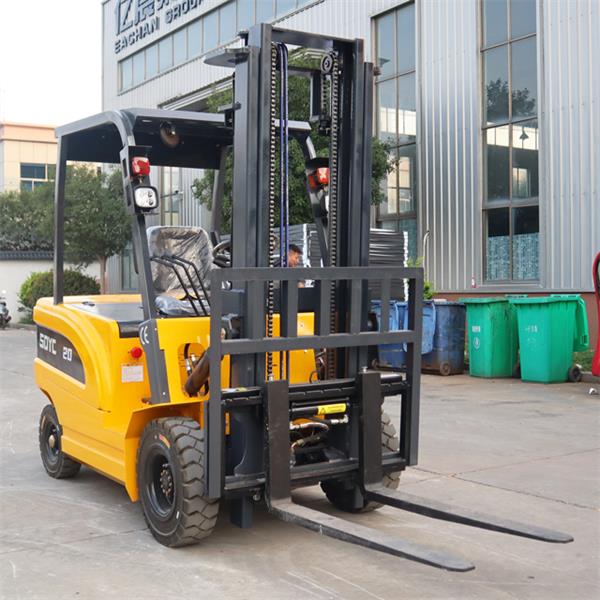 Carrello elevatore elettrico da 2000 kg